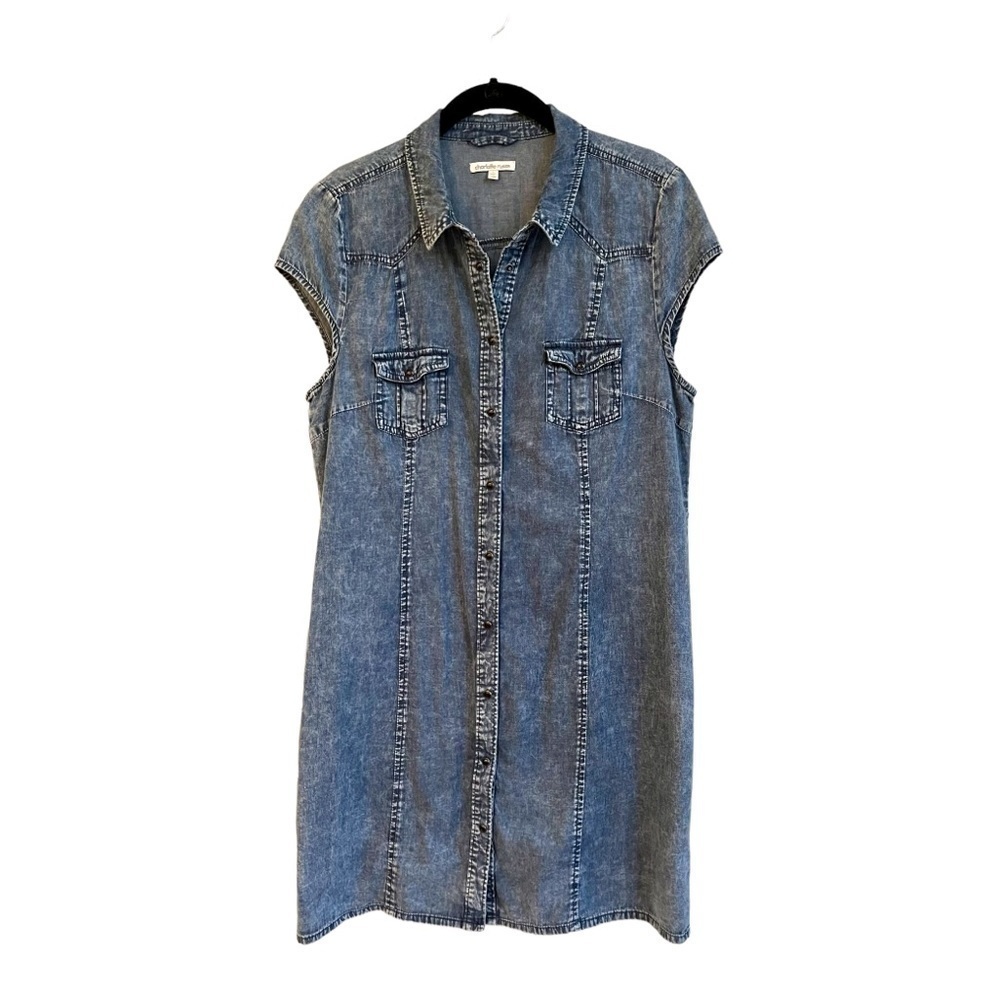CHARLOTTE RUSSE, DENIM DRESS. SNAP BUTTON FRONT & CAP SLEEVES. SIZE L.